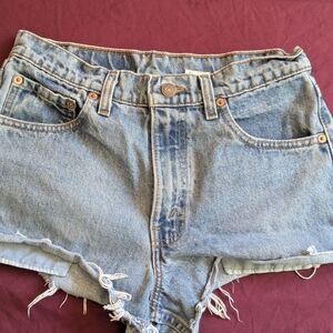 Levi’s 555 Relaxed Fit High-Waisted Cutoff Denim Shorts - 30